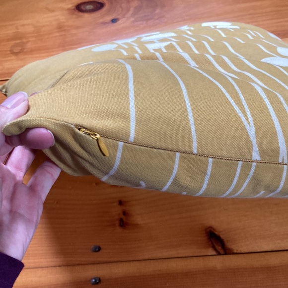 LOTTA JANSDOTTER 17.5" Surya Abo Blooming Buds Pillow Cover Pillowcase - Picture 3 of 5